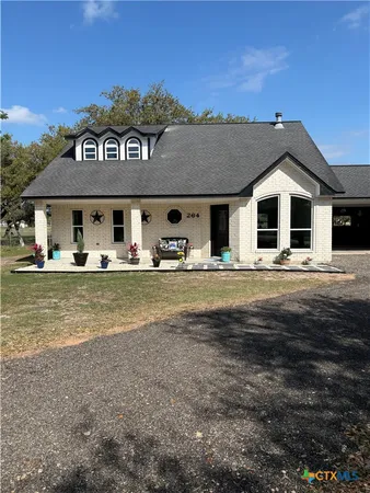 $618,000 | 264 Live Oak Drive, Inez, TX 77968