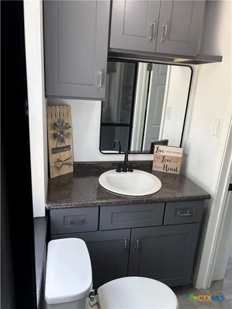 $618,000 | 264 Live Oak Drive, Inez, TX 77968