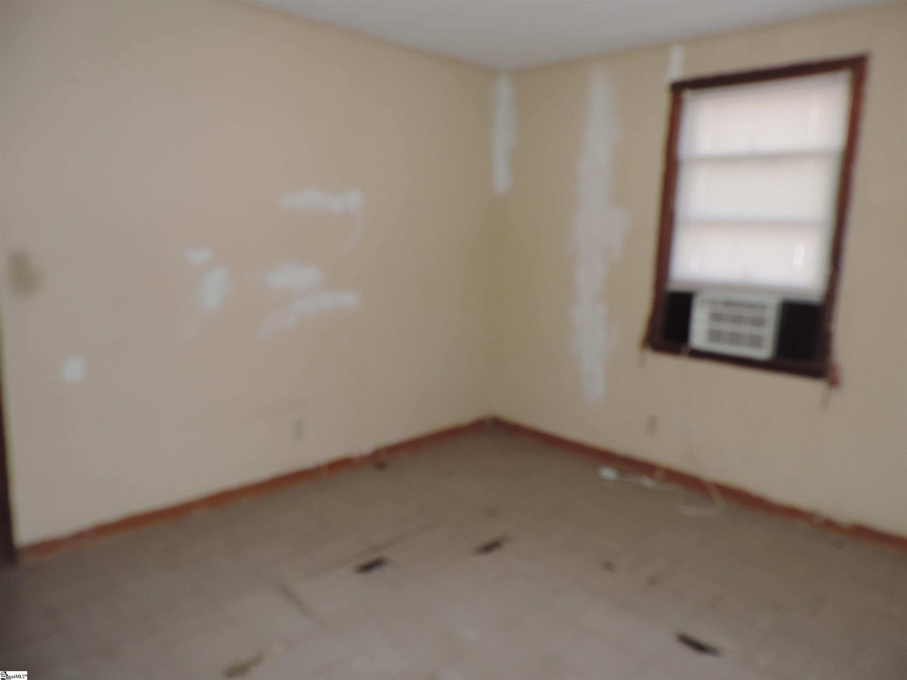 225 South Boyce Street Union, SC 29379 - Photo 10 of 14