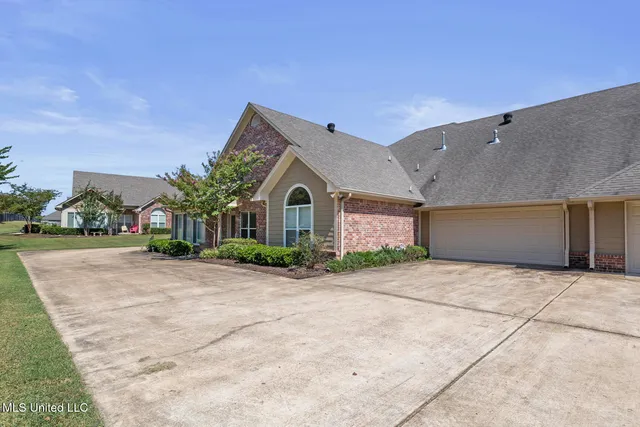 $280,000 | 710 Sweetwater Drive, Pearl, MS 39208