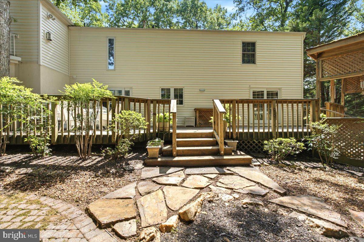5803 Hall Street Burke, VA 22015 - Photo 69 of 77
