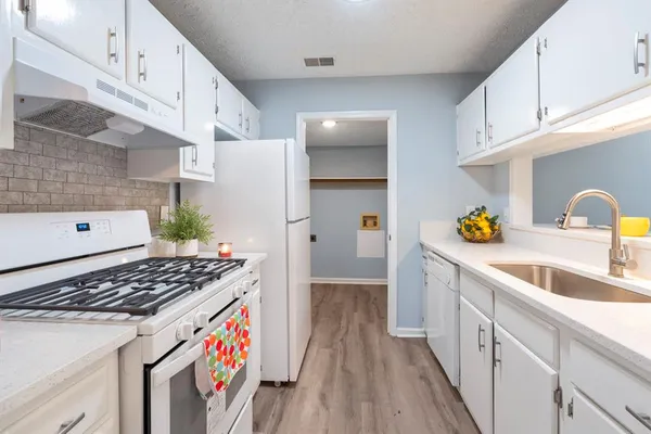 $1,800 | 1213 Hanover Place, Alpharetta, GA 30009