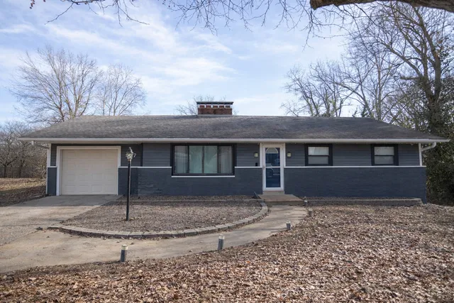 $219,000 | 907 Dina Street, Collinsville, IL 62234