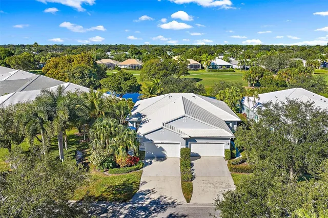 $475,000 | 1832 Southwest Willowbend Lane, Palm City, FL 34990