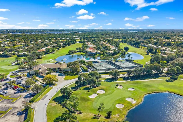 $475,000 | 1832 Southwest Willowbend Lane, Palm City, FL 34990