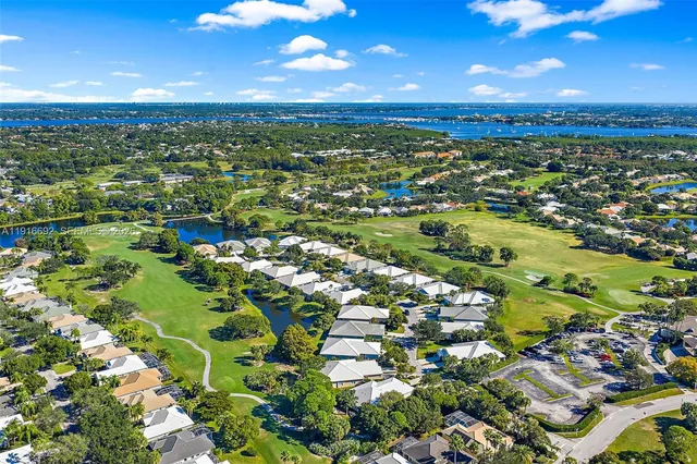 $475,000 | 1832 Southwest Willowbend Lane, Palm City, FL 34990