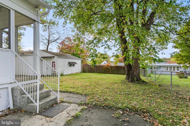 a house view with garden space