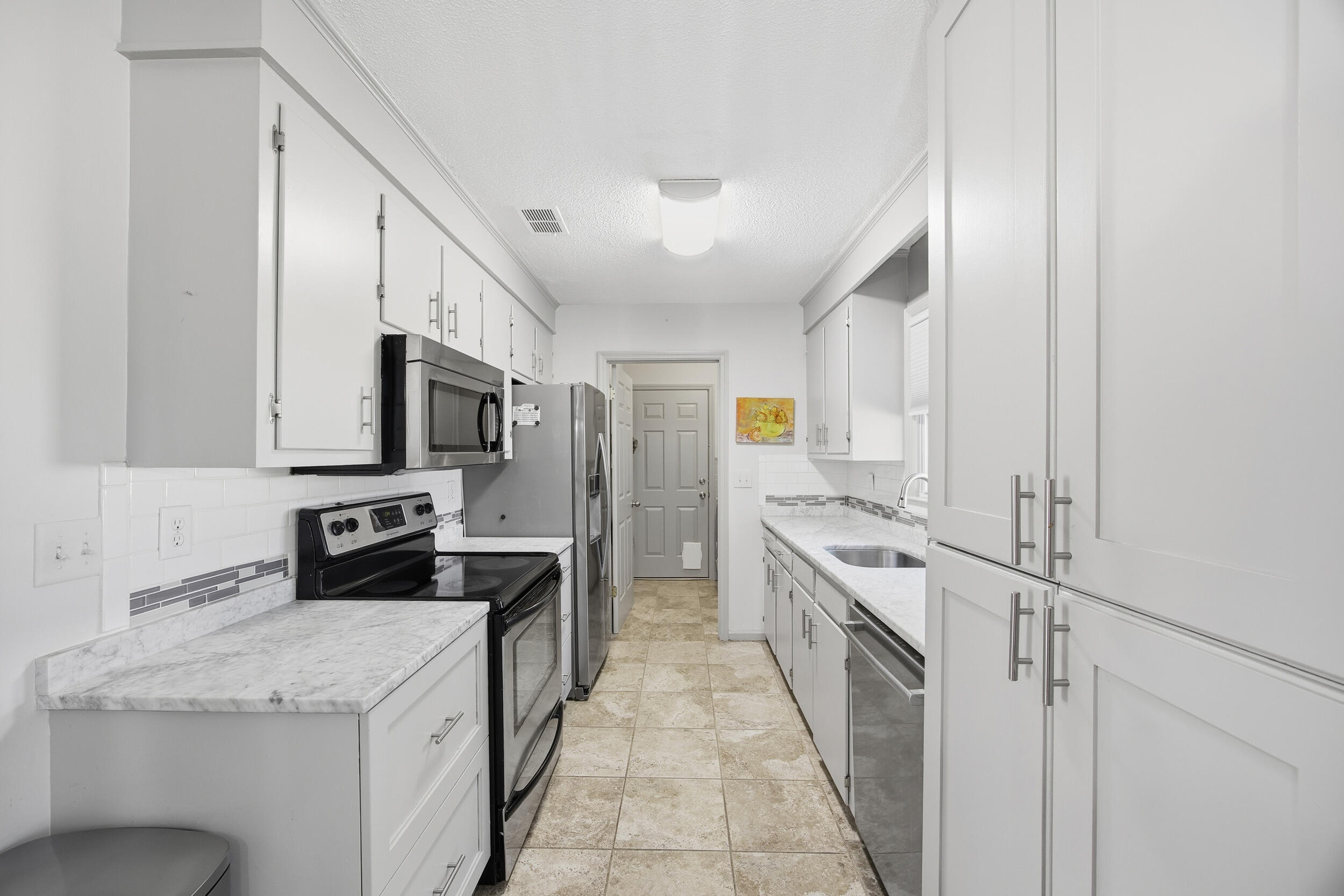 121 Aylesbury Road Goose Creek, SC 29445 - Photo 13 of 33 24__i2a3852