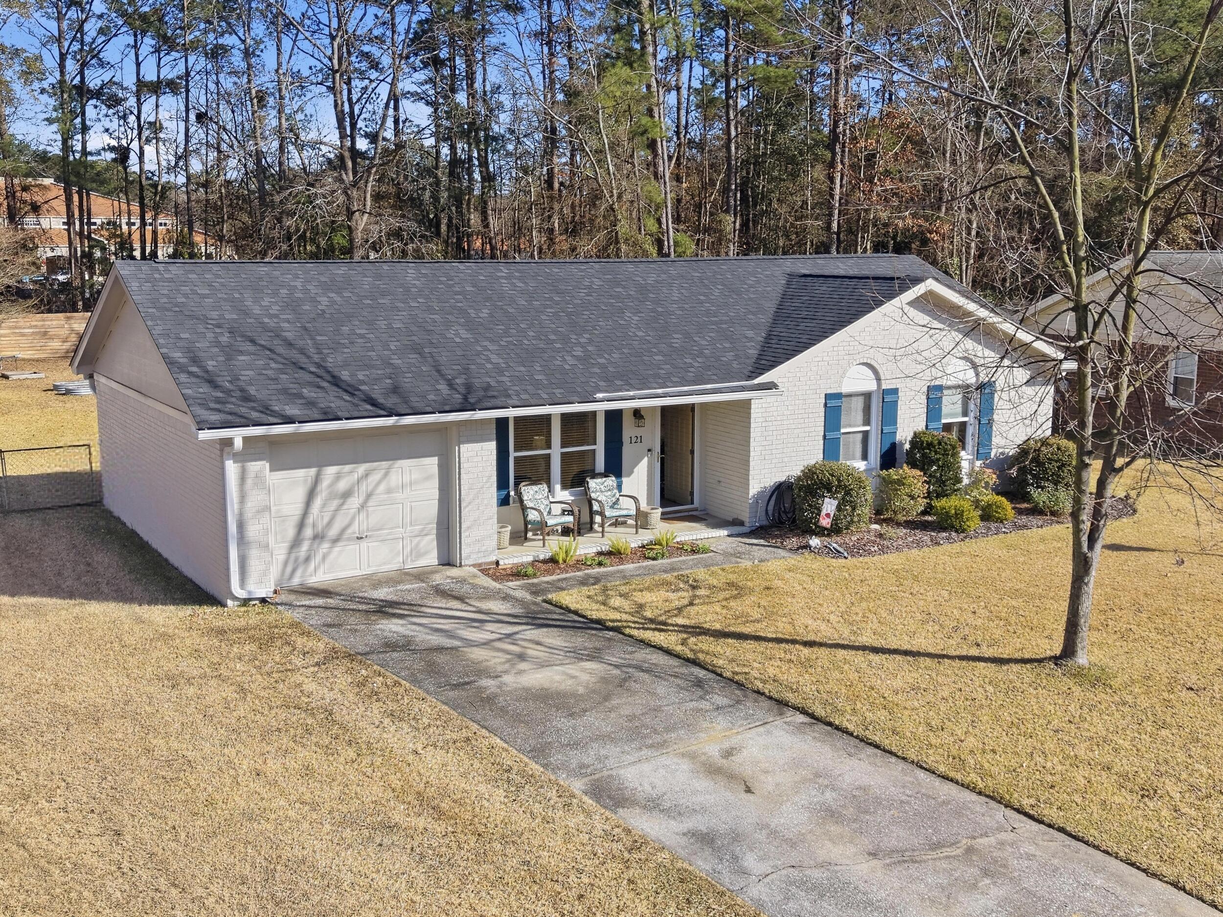 121 Aylesbury Road Goose Creek, SC 29445 - Photo 25 of 33 2__20260105140049