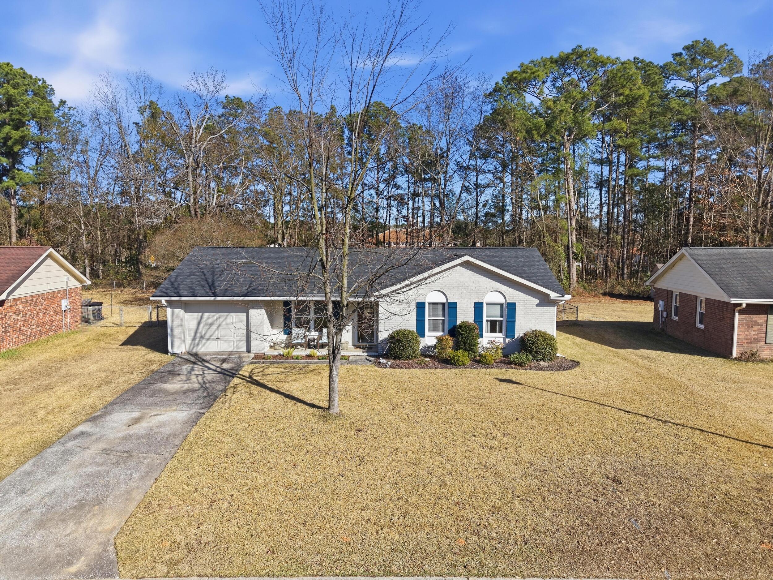 121 Aylesbury Road Goose Creek, SC 29445 - Photo 26 of 33 3__20260105135959