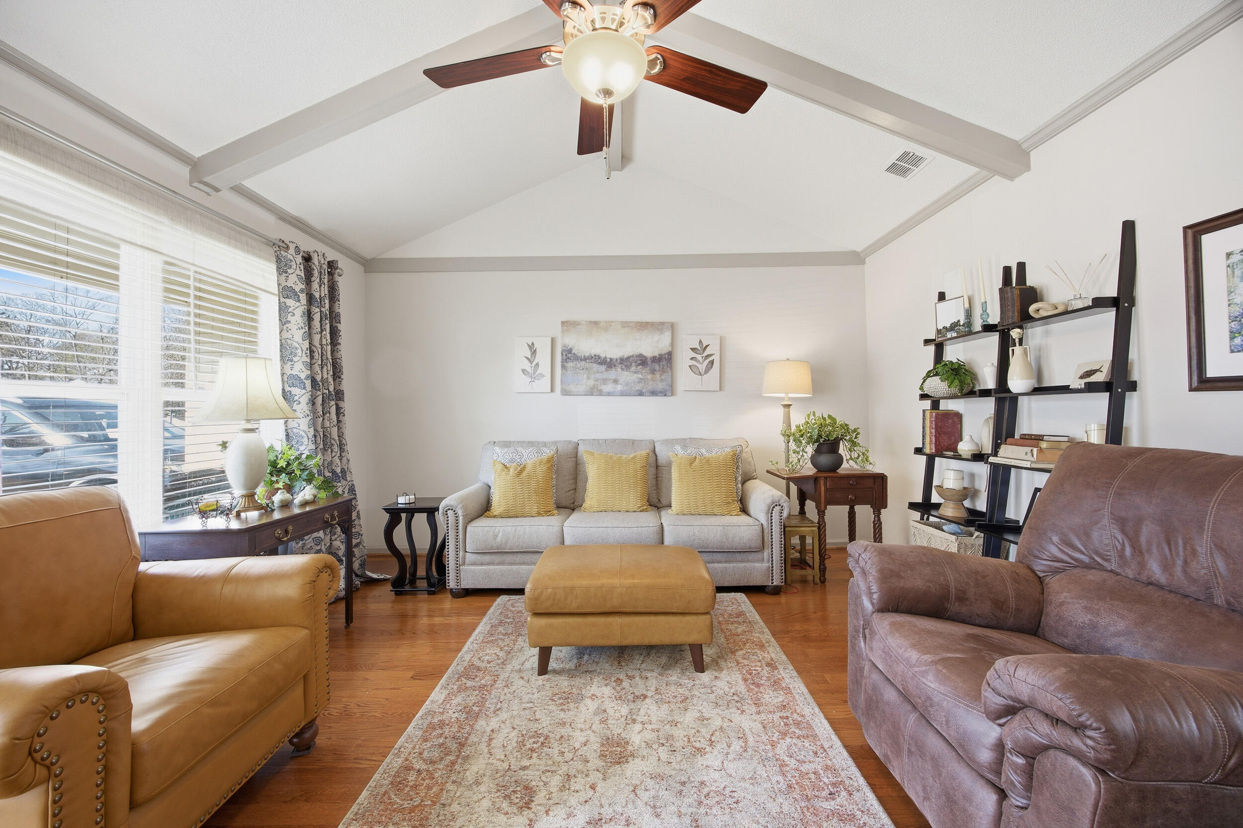 121 Aylesbury Road Goose Creek, SC 29445 - Photo 4 of 33 15__i2a3837