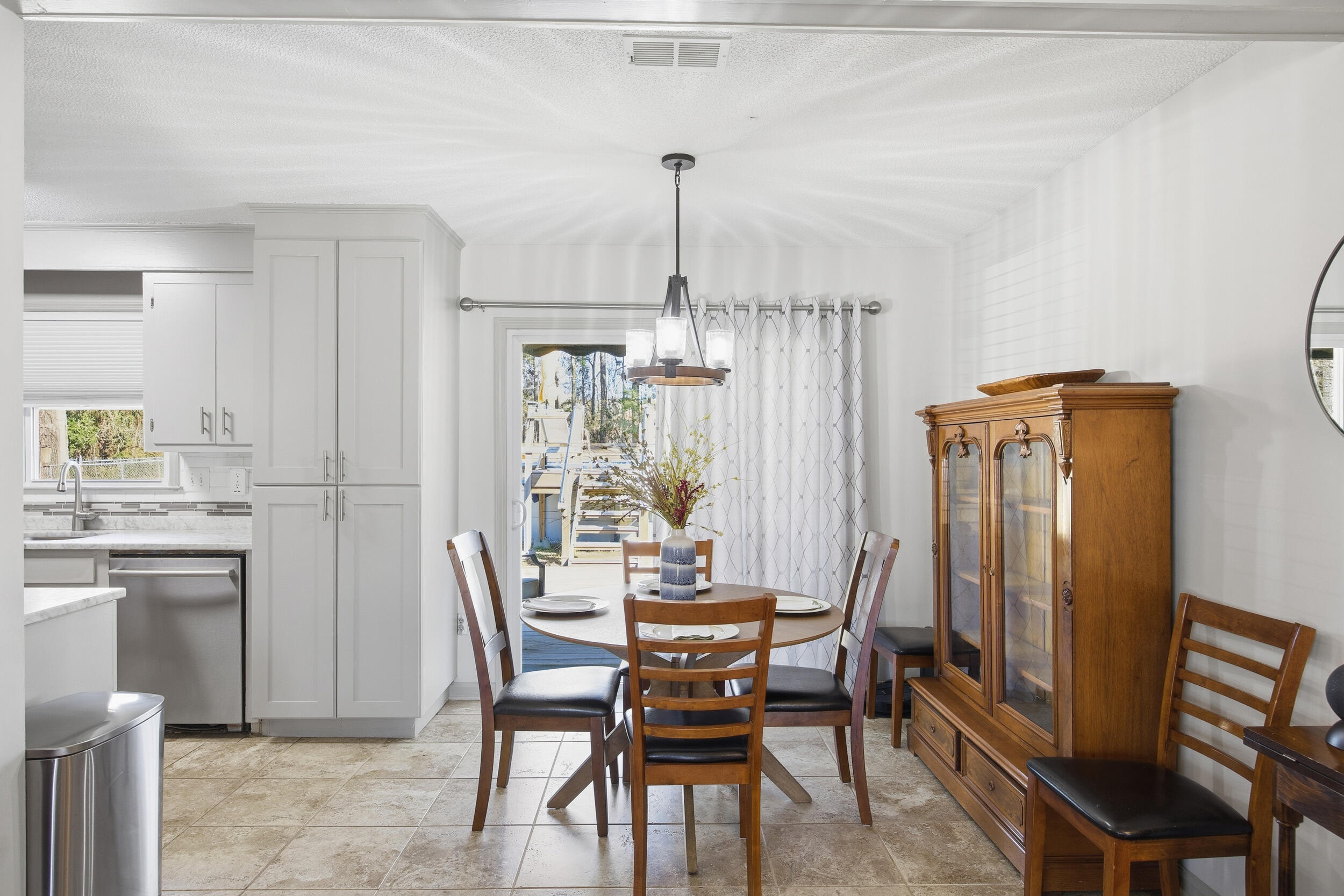 121 Aylesbury Road Goose Creek, SC 29445 - Photo 7 of 33 18__i2a3870