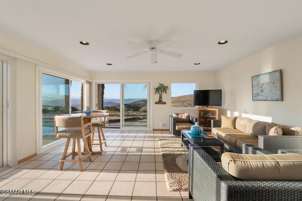 2147 McCrea Road Thousand Oaks, CA 91362 - Photo 5 of 38
