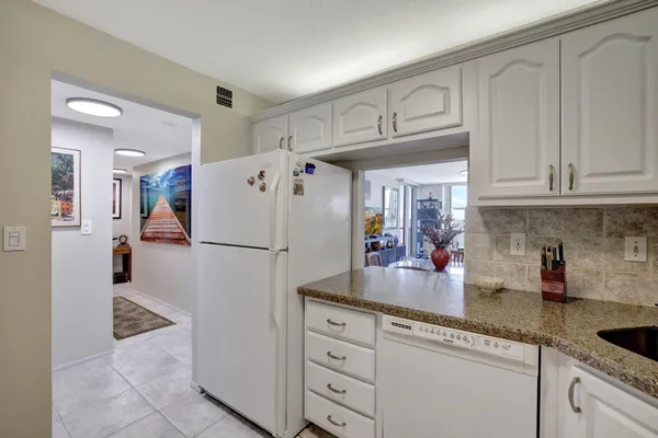 $420,000 | 3015 North Ocean Boulevard, Unit 17B, Fort Lauderdale, FL 33308