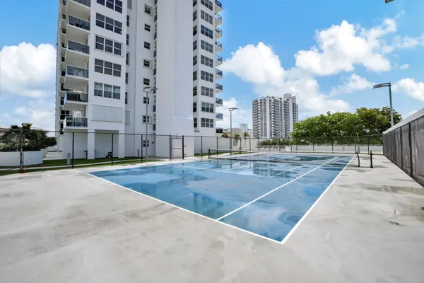 $420,000 | 3015 North Ocean Boulevard, Unit 17B, Fort Lauderdale, FL 33308
