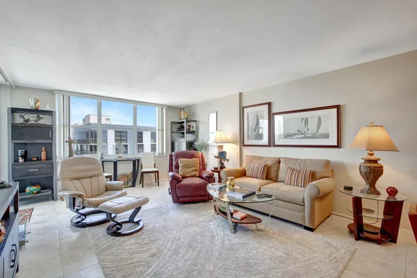 $420,000 | 3015 North Ocean Boulevard, Unit 17B, Fort Lauderdale, FL 33308