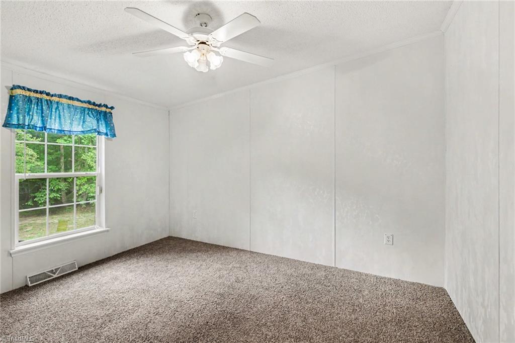 1252 Wagon Wheel Road Reidsville, NC 27320 - Photo 12 of 20 2nd bedroom