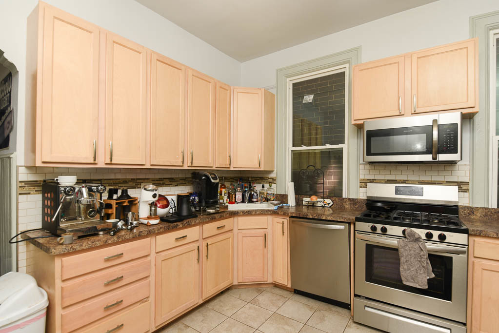 3222 North Racine Avenue, Unit 1 Chicago, IL 60657 - Photo 3 of 20