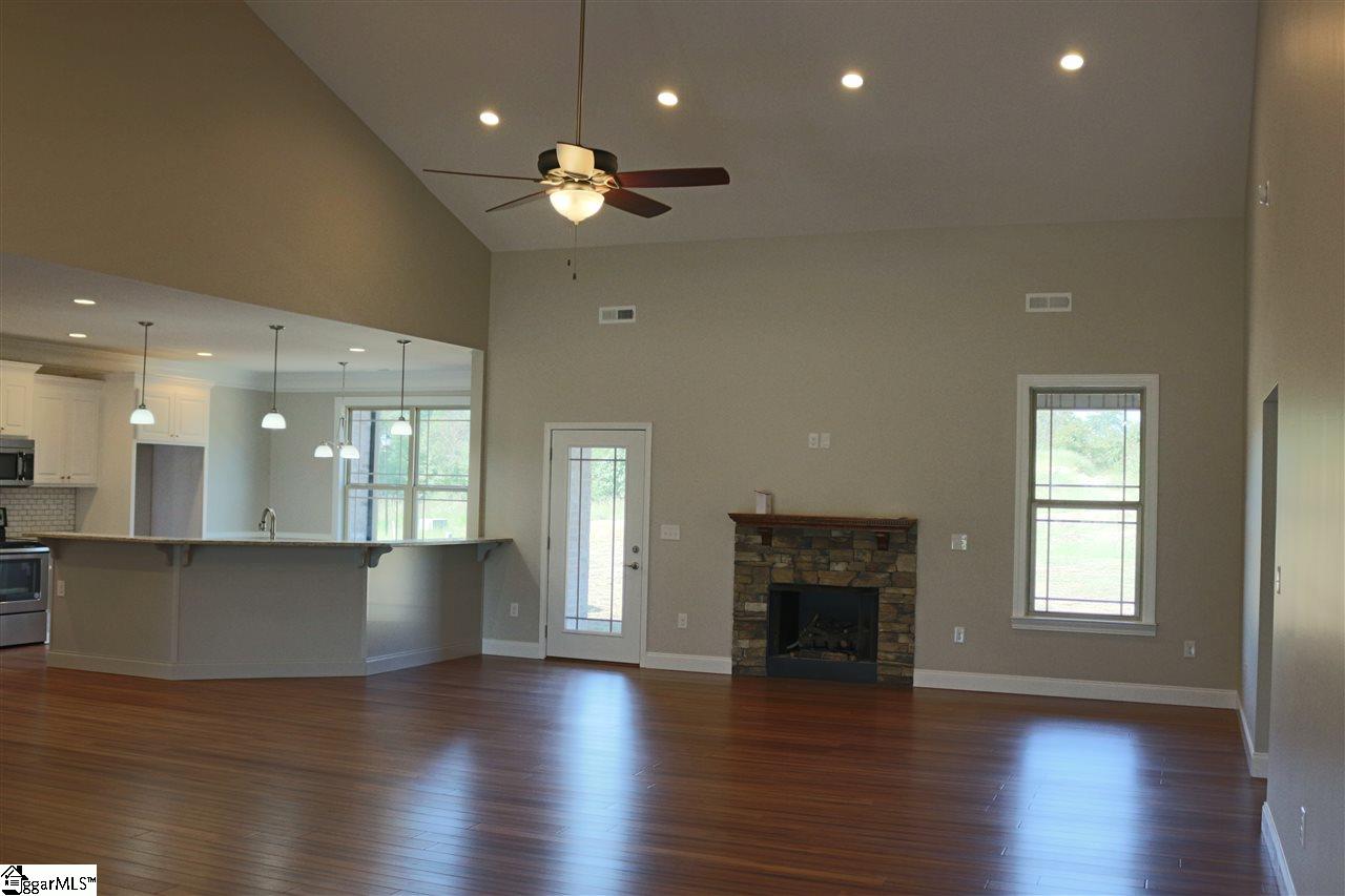 116 Floyd Meadow Drive Inman, SC 29349 - Photo 4 of 32 Gallery Image 4