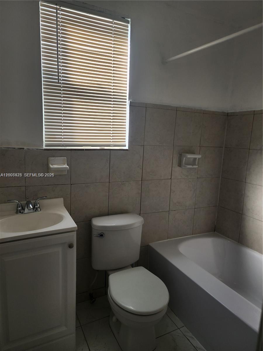 224 Southwest 6th Avenue, Unit 5 Miami, FL 33130 - Photo 4 of 6