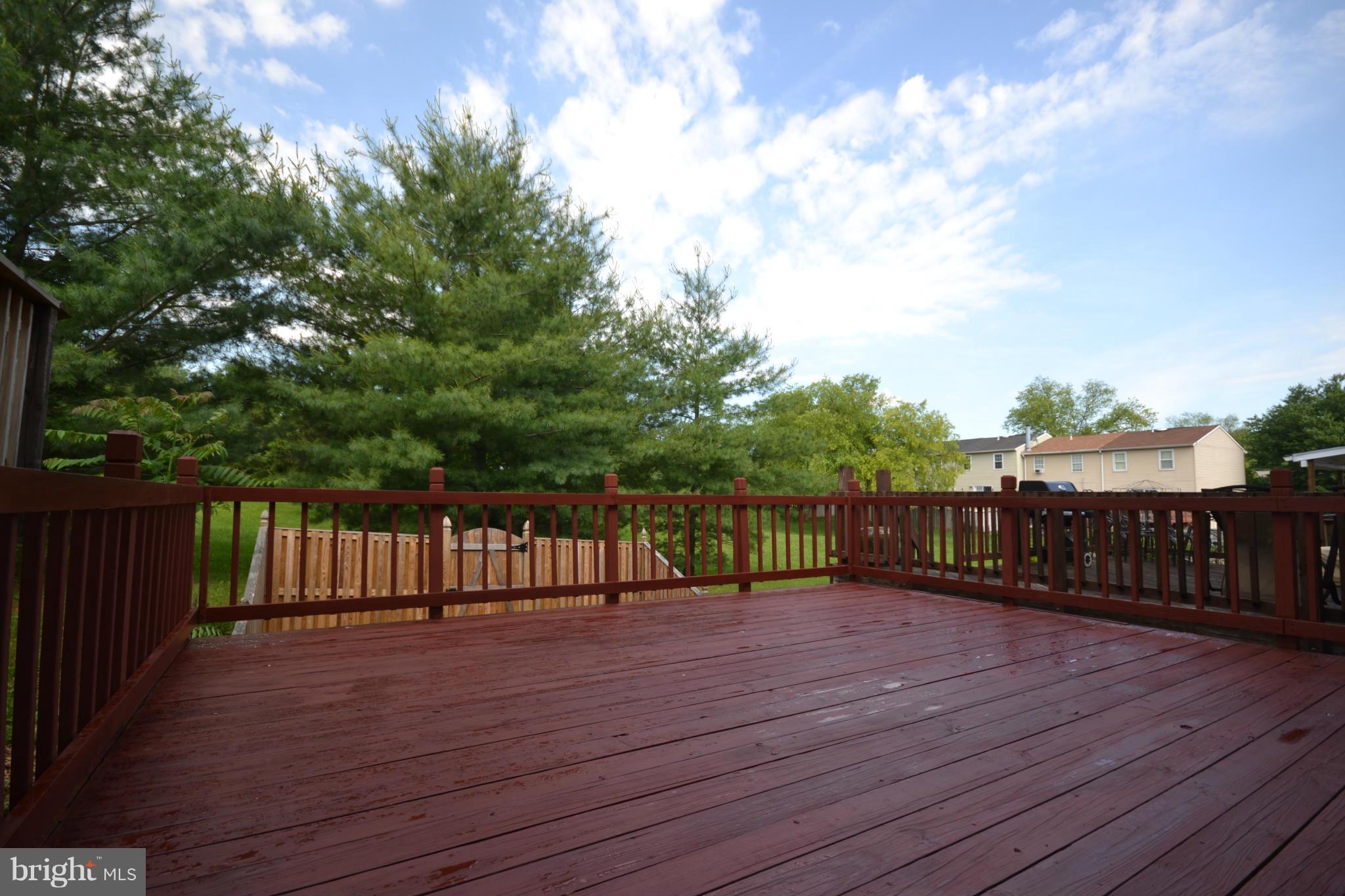 40 Powder View Court Nottingham, MD 21236 - Photo 11 of 30 Large Deck