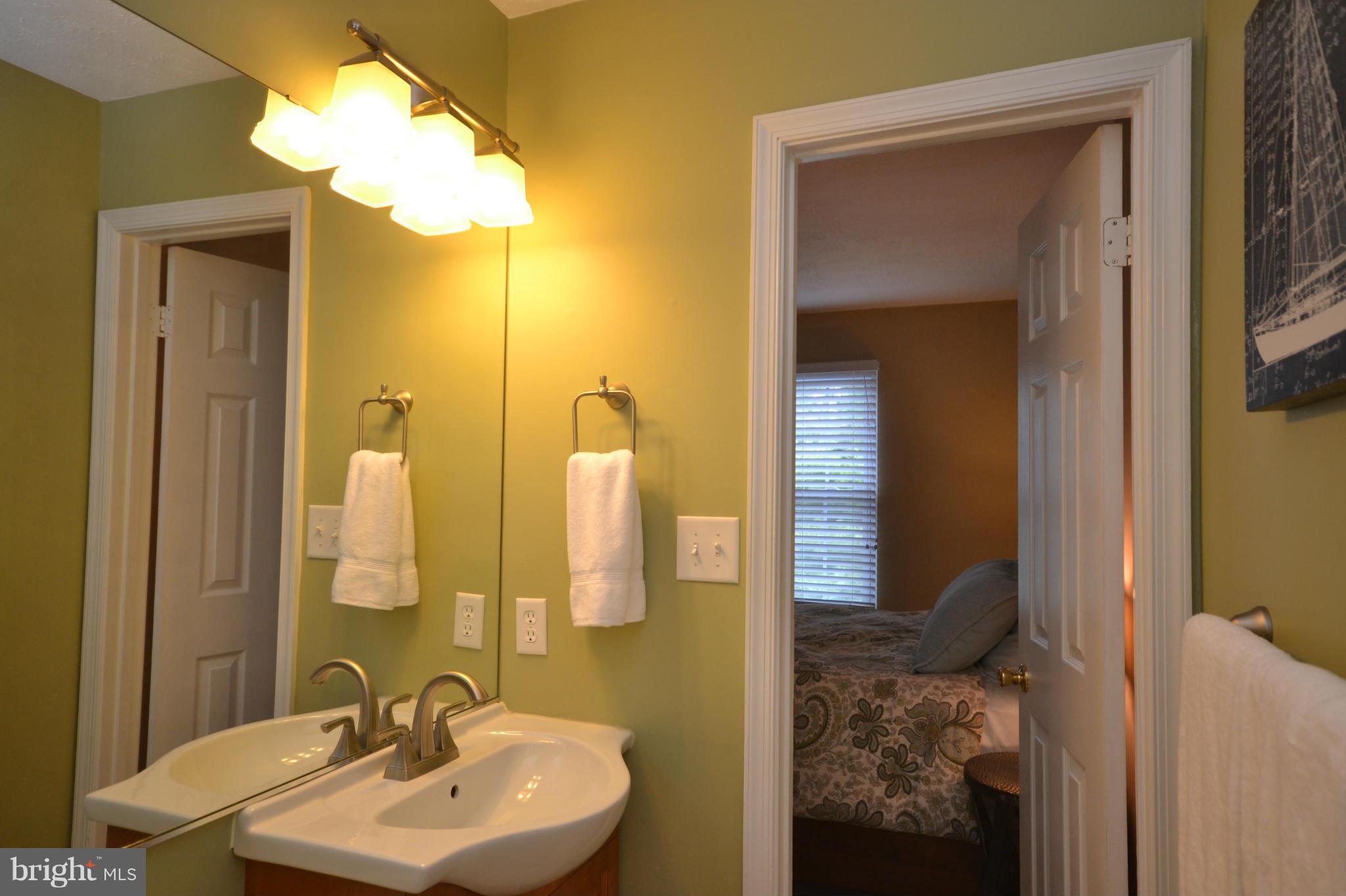 40 Powder View Court Nottingham, MD 21236 - Photo 15 of 30 Full Bath in Owners Suite