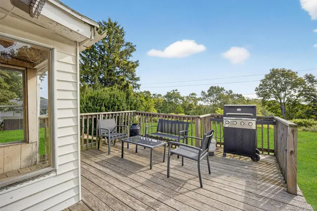 $263,000 | 15 Dachenhausen Lane, Ruby, NY 12475