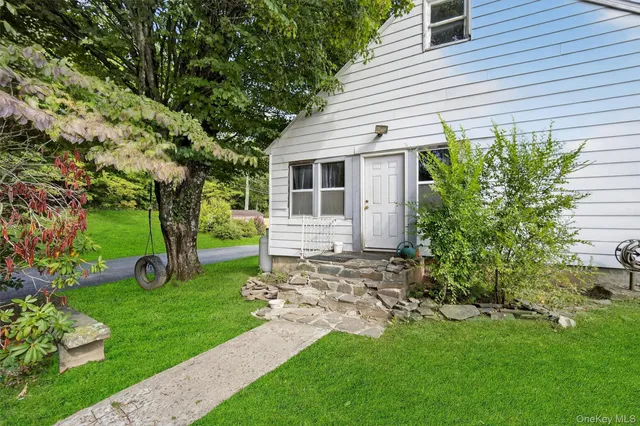 $263,000 | 15 Dachenhausen Lane, Ruby, NY 12475