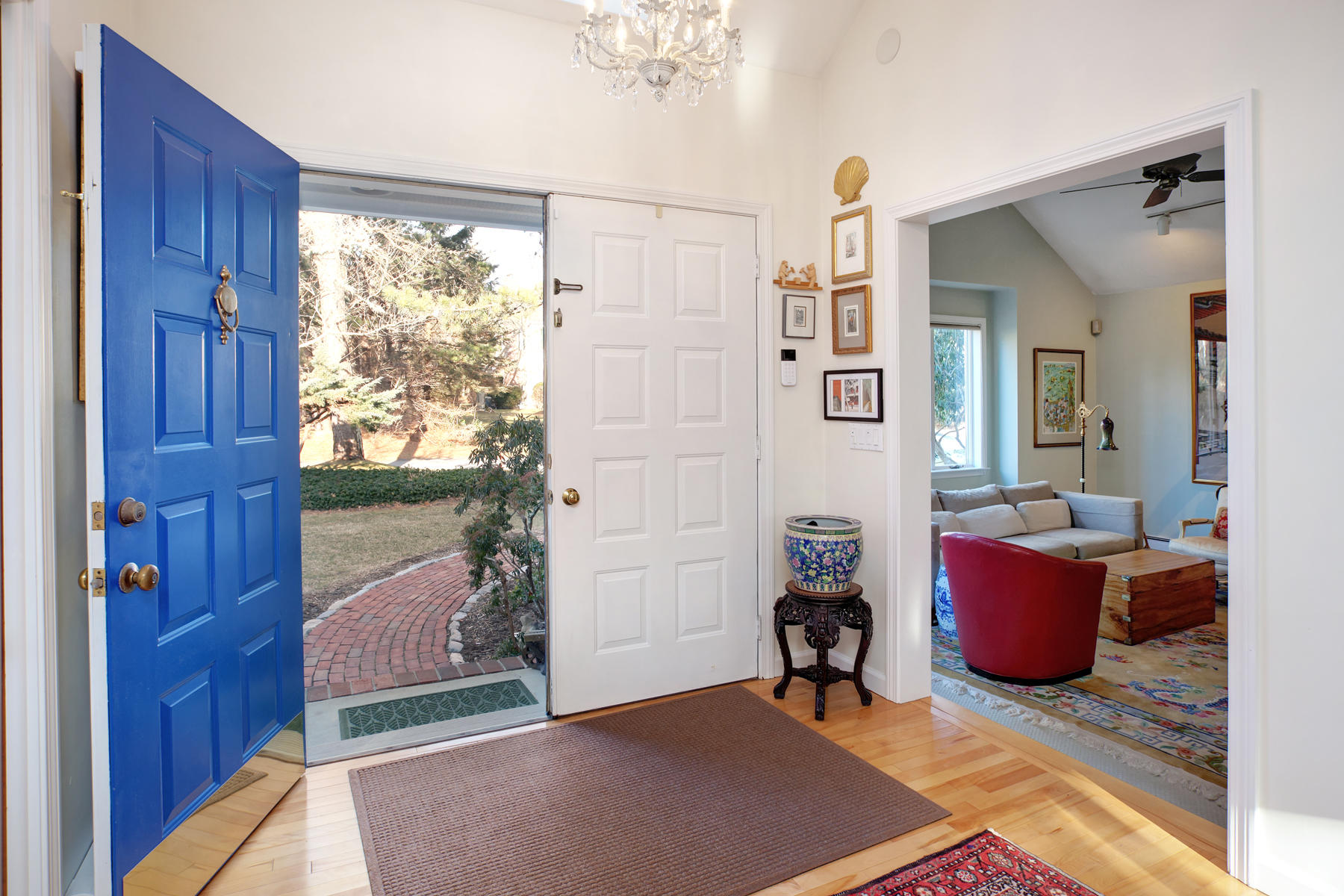 47 Meadowbrook Road Mashpee, MA 02649 - Photo 4 of 31 a bedroom with furniture and a window