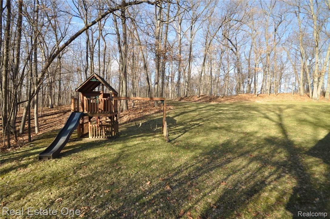 1016 West Snell Road Rochester, MI 48306 - Photo 37 of 43 35.JPG