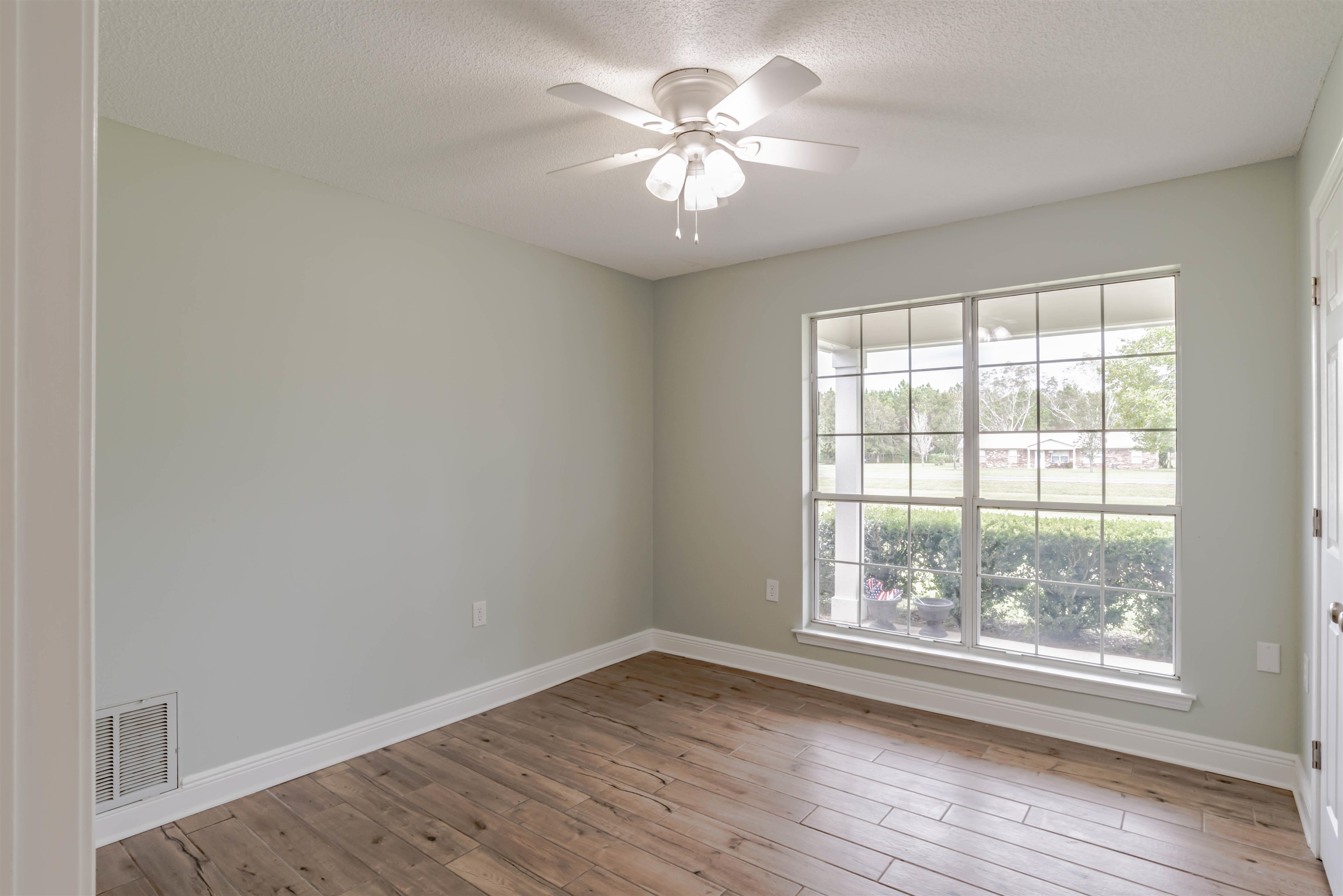26640 Frank Road Elberta, AL 36530 - Photo 13 of 29 Bedroom 1