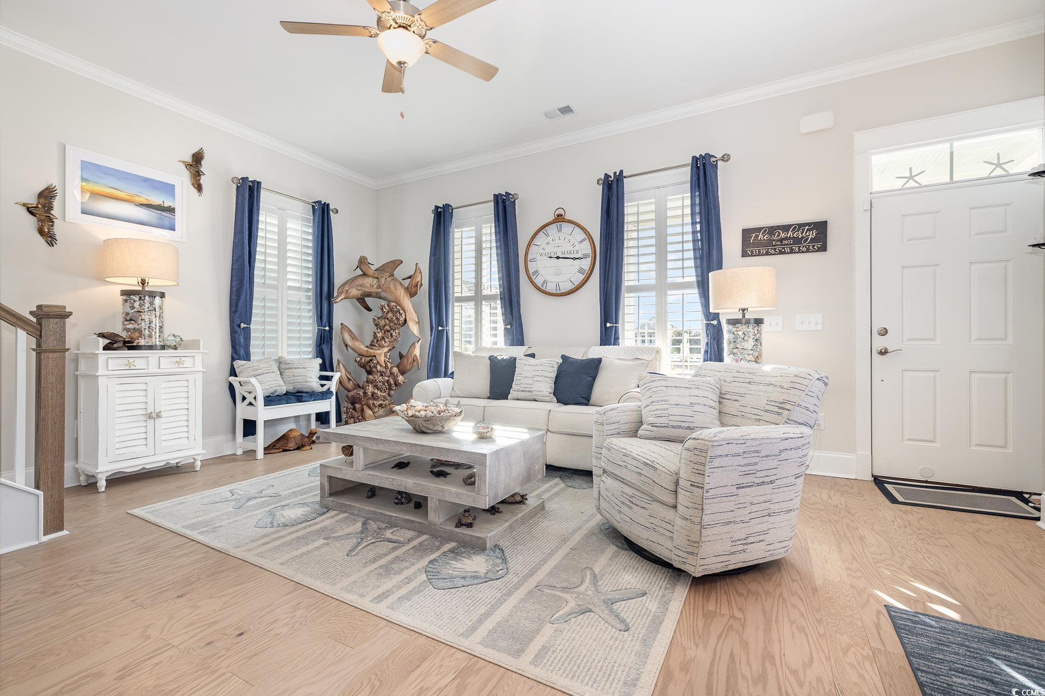 Living room with plenty of natural light, ceiling