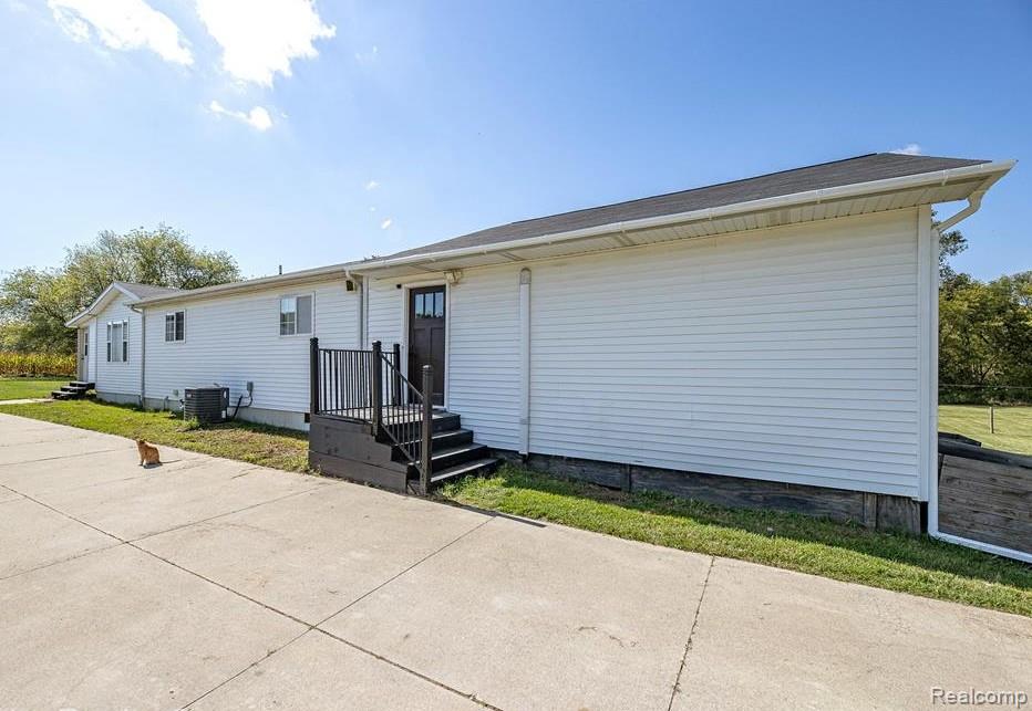 5430 Busch Road Birch Run, MI 48415 - Photo 3 of 18