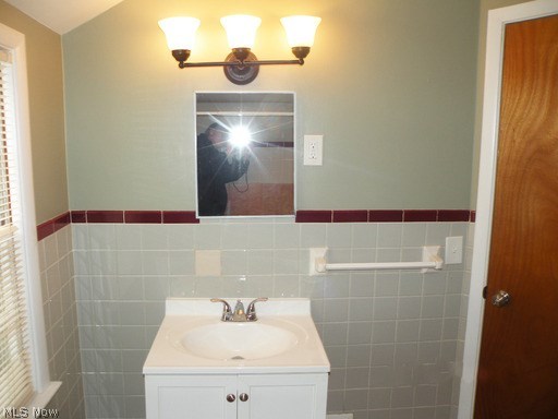633 Quilliams Road Cleveland, OH 44121 - Photo 13 of 24