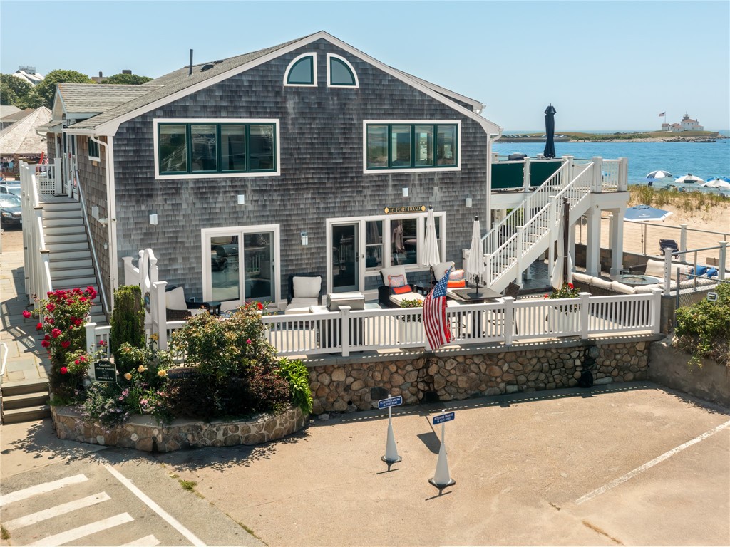 16 Fort Road Westerly, RI 02891 - Photo 3 of 25