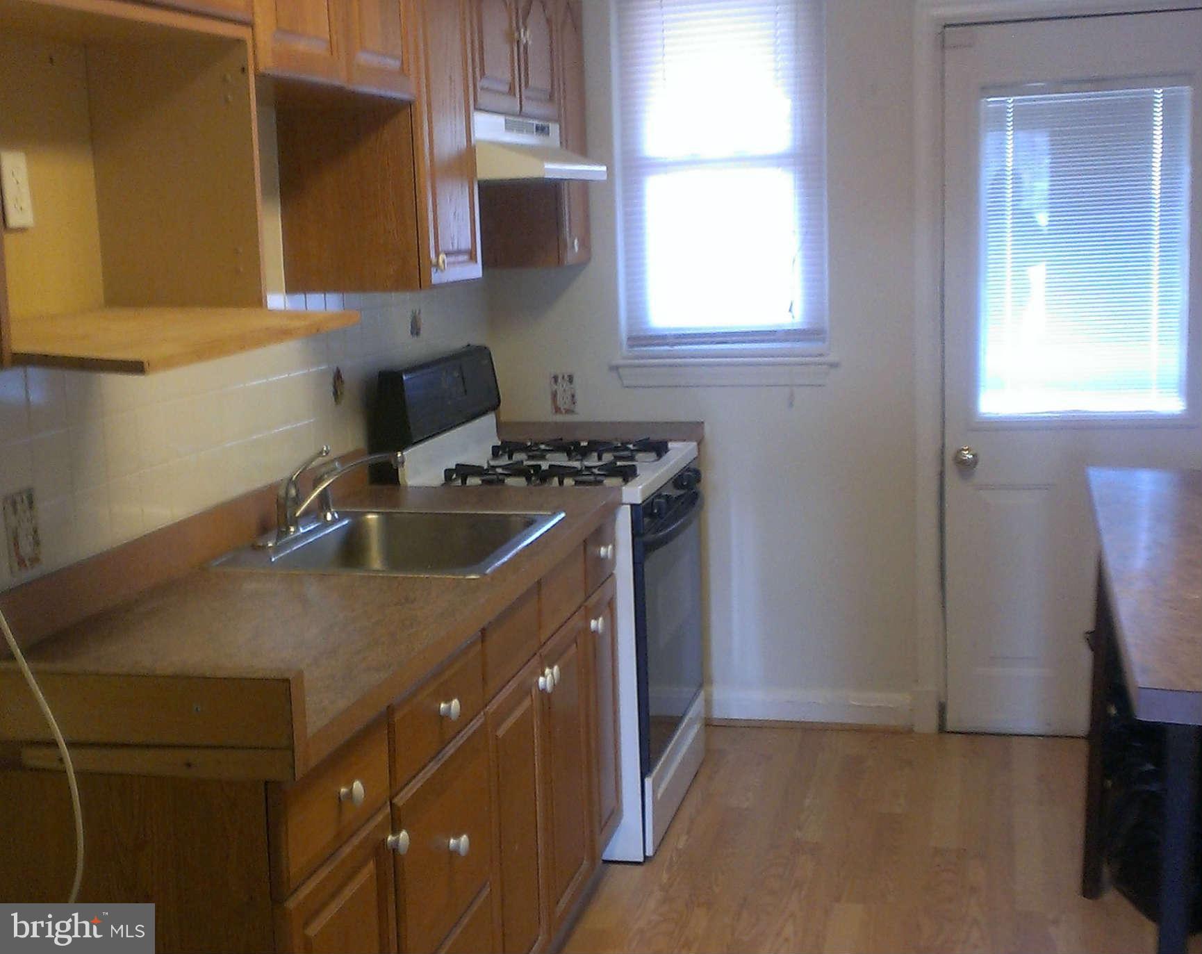 4126 Fallstaff Road Baltimore, MD 21215 - Photo 4 of 11 Kitchen