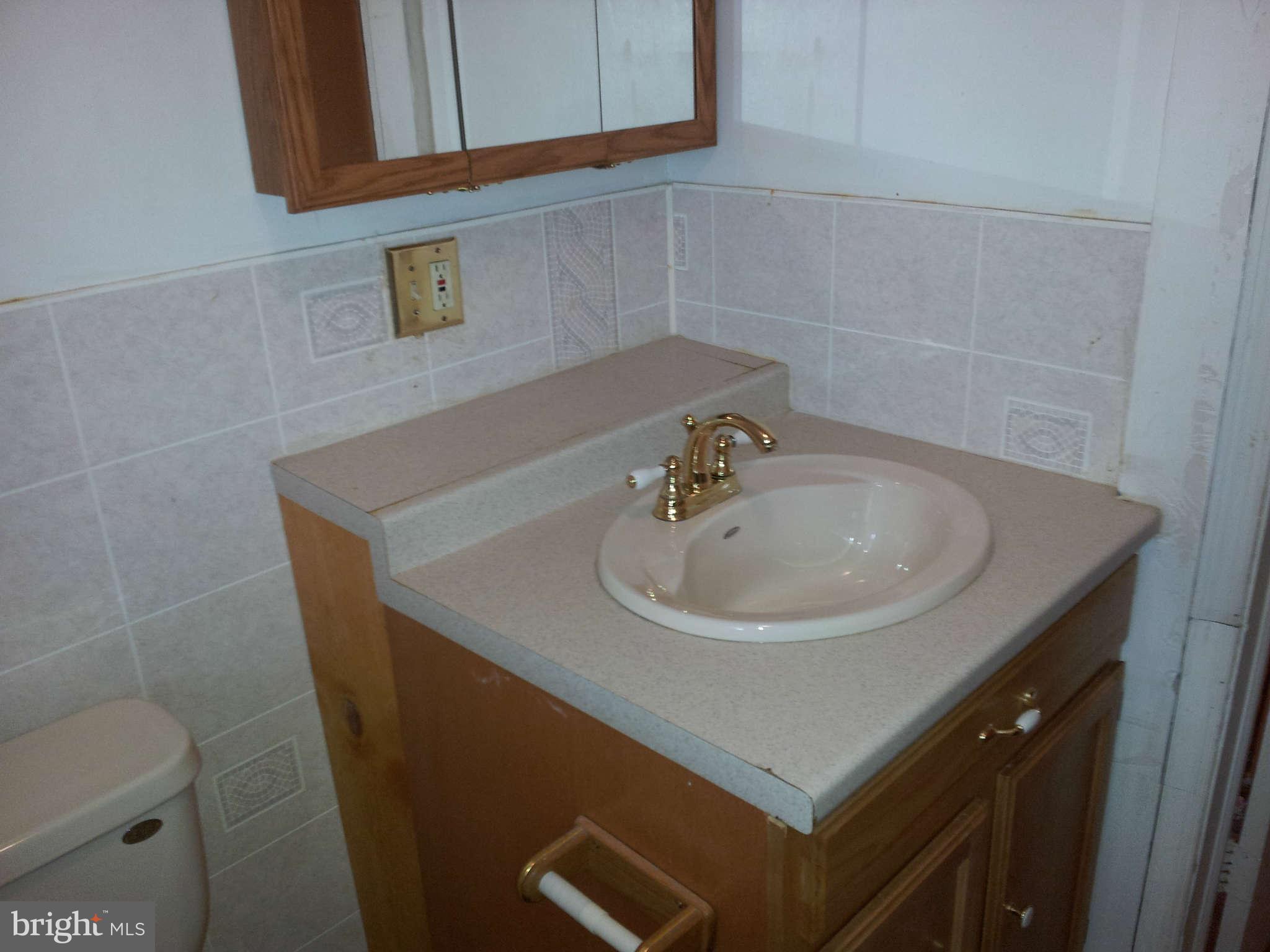 4126 Fallstaff Road Baltimore, MD 21215 - Photo 6 of 11 Bath