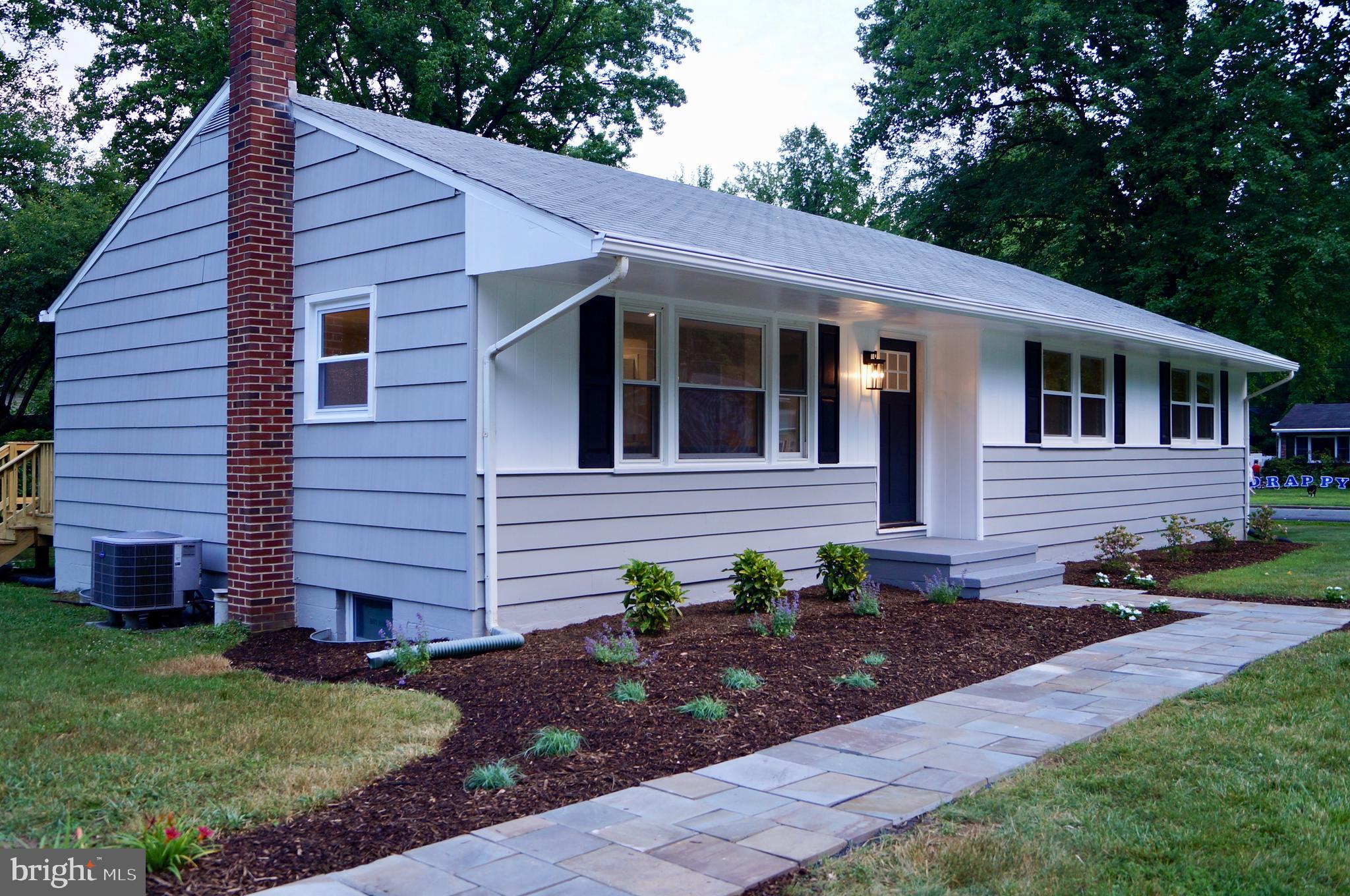 3429 Hazelwood Road Edgewater, MD 21037 - Photo 14 of 15 Custom Flagstone Walkway
