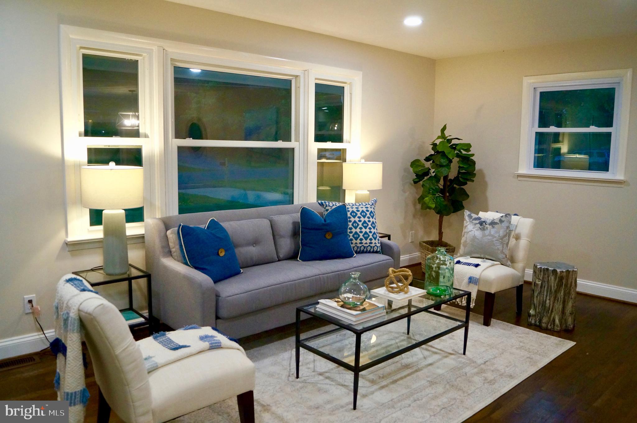 3429 Hazelwood Road Edgewater, MD 21037 - Photo 4 of 15 Cozy Living Room