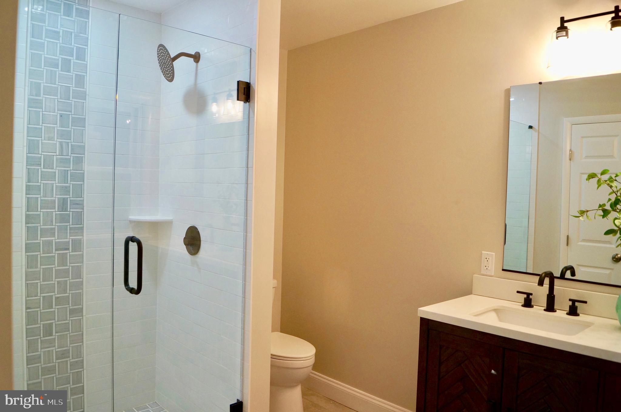 3429 Hazelwood Road Edgewater, MD 21037 - Photo 10 of 15 Master Bath