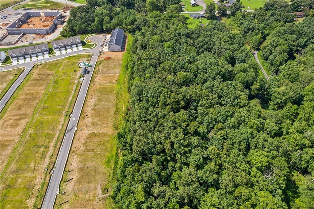 3804 Price Road Gainesville, GA 30506 - Photo 5 of 7 a view of a small yard