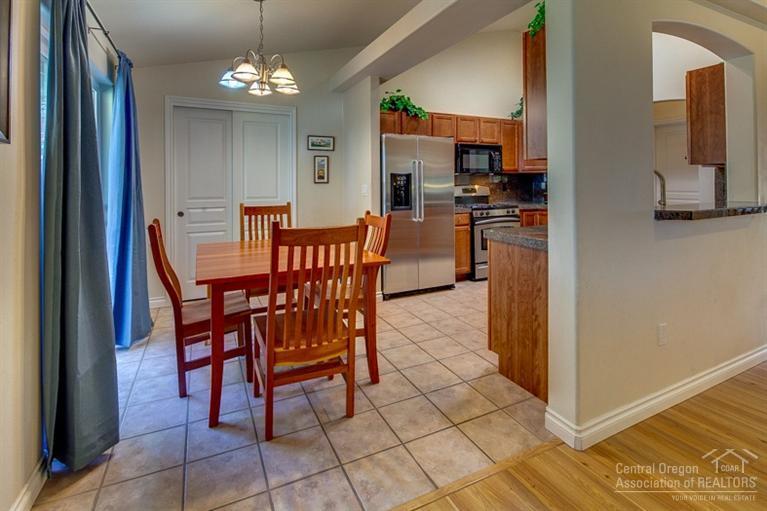 60968 Grayson Way Bend, OR 97702 - Photo 8 of 17 Additional Photo