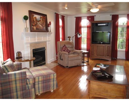 60 Baker Road McDonald, PA 15057 - Photo 3 of 18 Family Room.