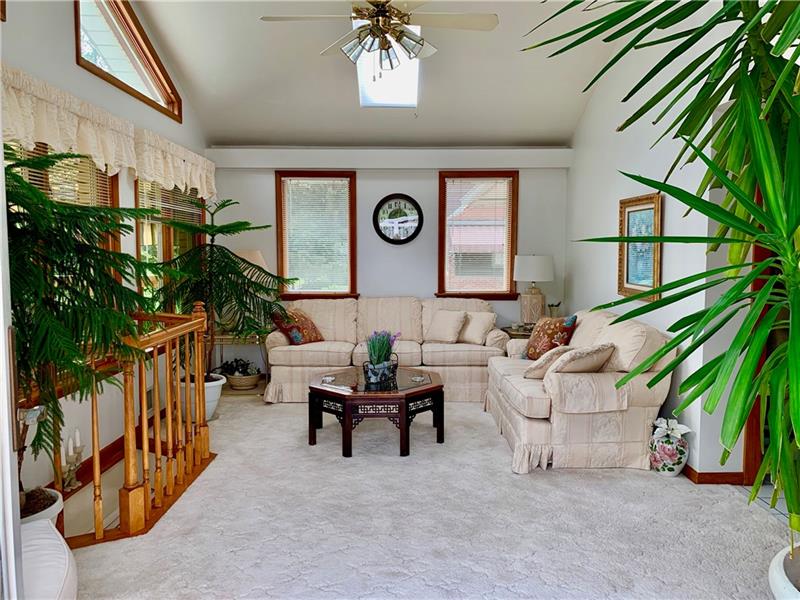277 Coraopolis Road Coraopolis, PA 15108 - Photo 2 of 24 Gallery Image 2