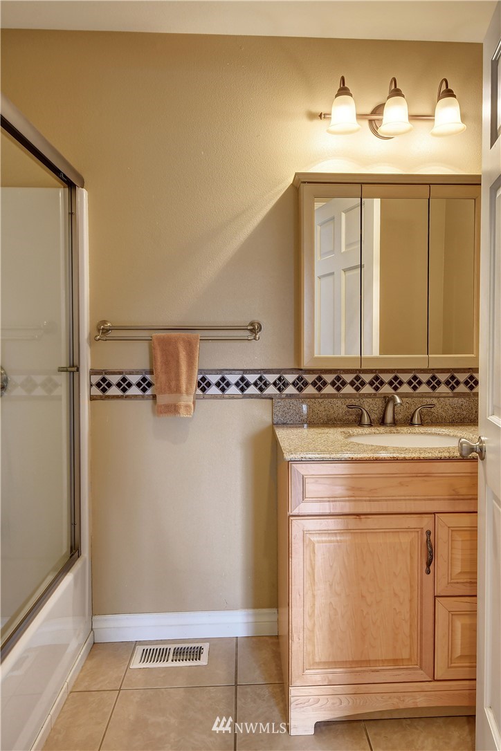 22775 Franklin Road Mount Vernon, WA 98273 - Photo 13 of 20 Gallery Image 13