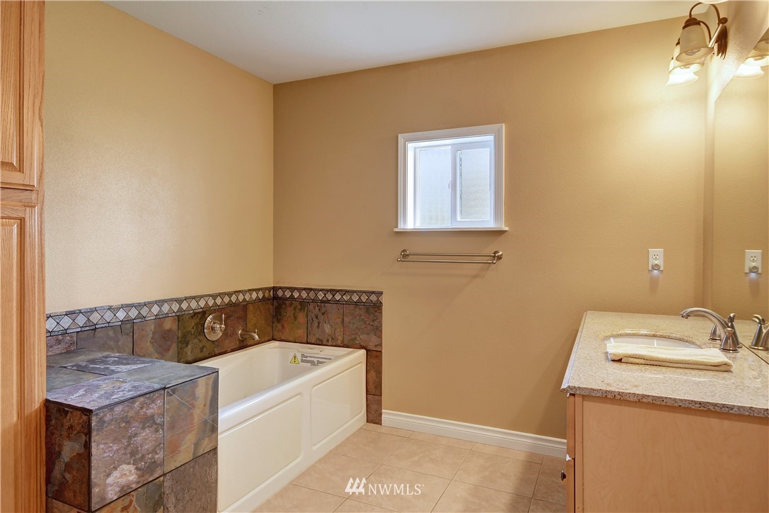 22775 Franklin Road Mount Vernon, WA 98273 - Photo 15 of 20 Gallery Image 15