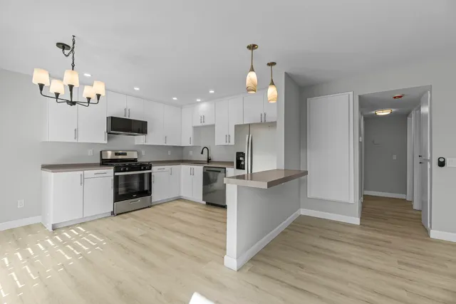 a view of livingroom with furniture