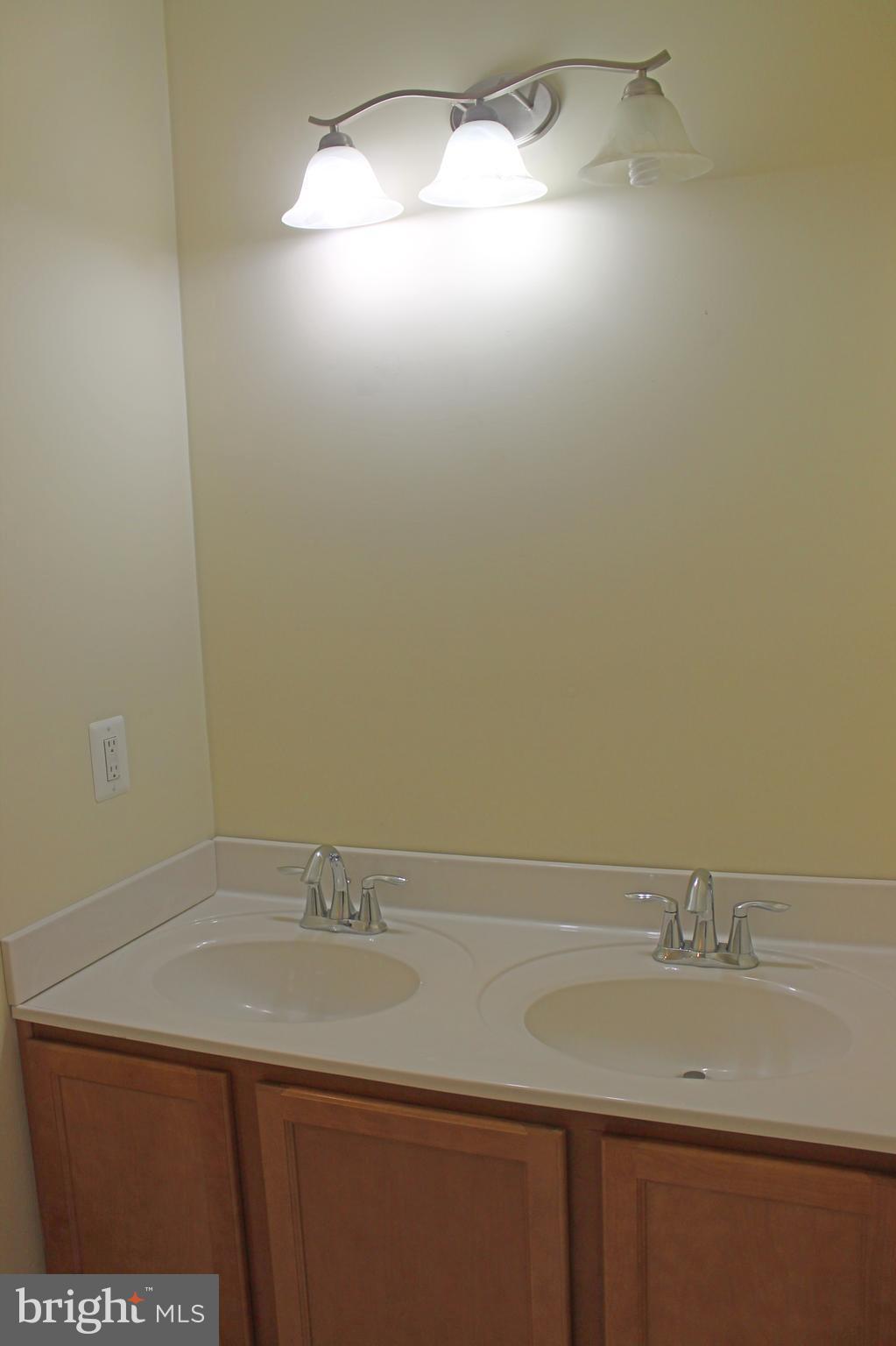 8371 Dahlgren Road King George, VA 22485 - Photo 15 of 29 Bath (Master)