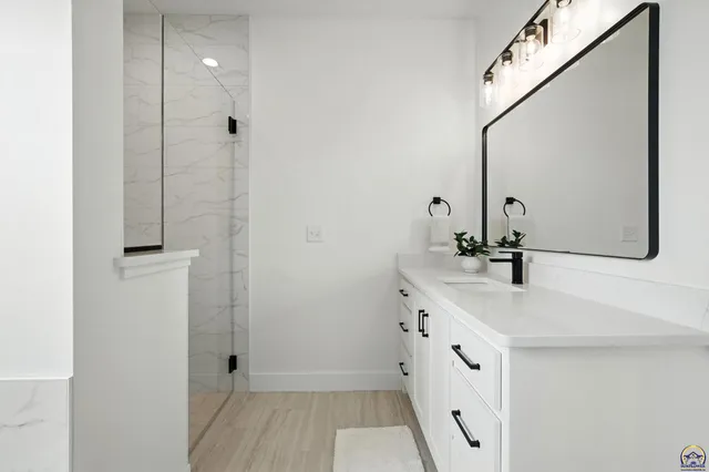 $609,000 | 207 Sandbar Drive, Wamego, KS 66547