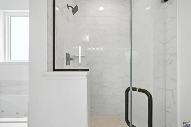 $609,000 | 207 Sandbar Drive, Wamego, KS 66547